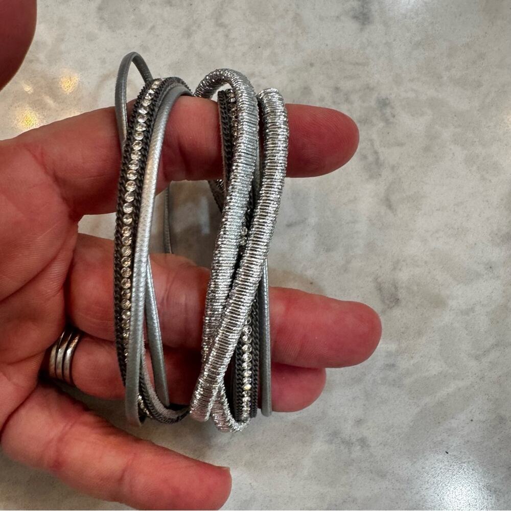 Chic Silver Multi-Strand Bracelet, magnet closure
